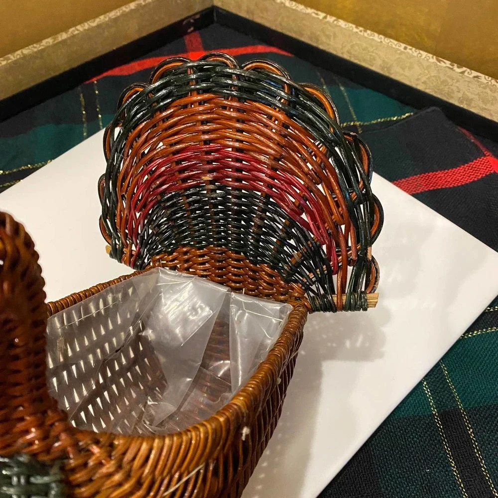 Glossy Wicker Turkey Centerpiece Basket with Waterproof Lining‎